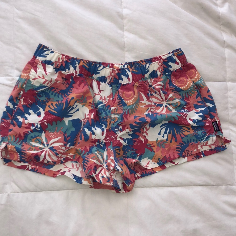 Women’s patagonia barely baggies